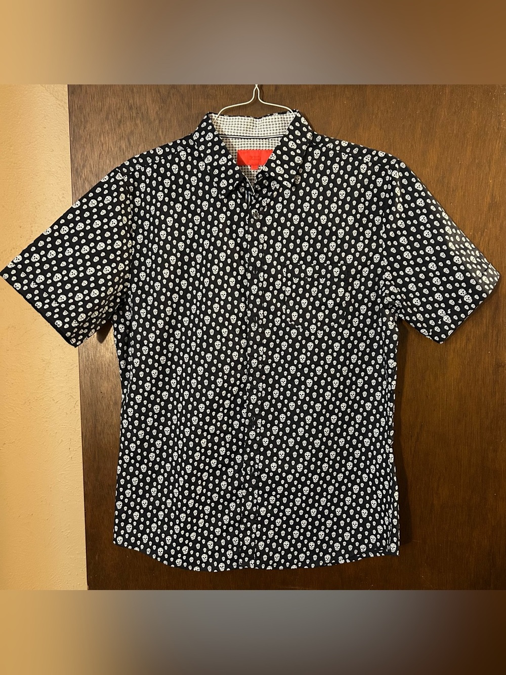 Project RED Men's Large 100% Cotton Short-Sleeve Button-Up Shirt w/Skull Pattern